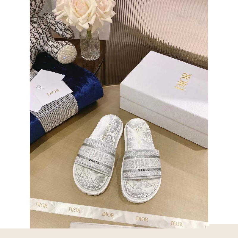 ch**an D*or slippers